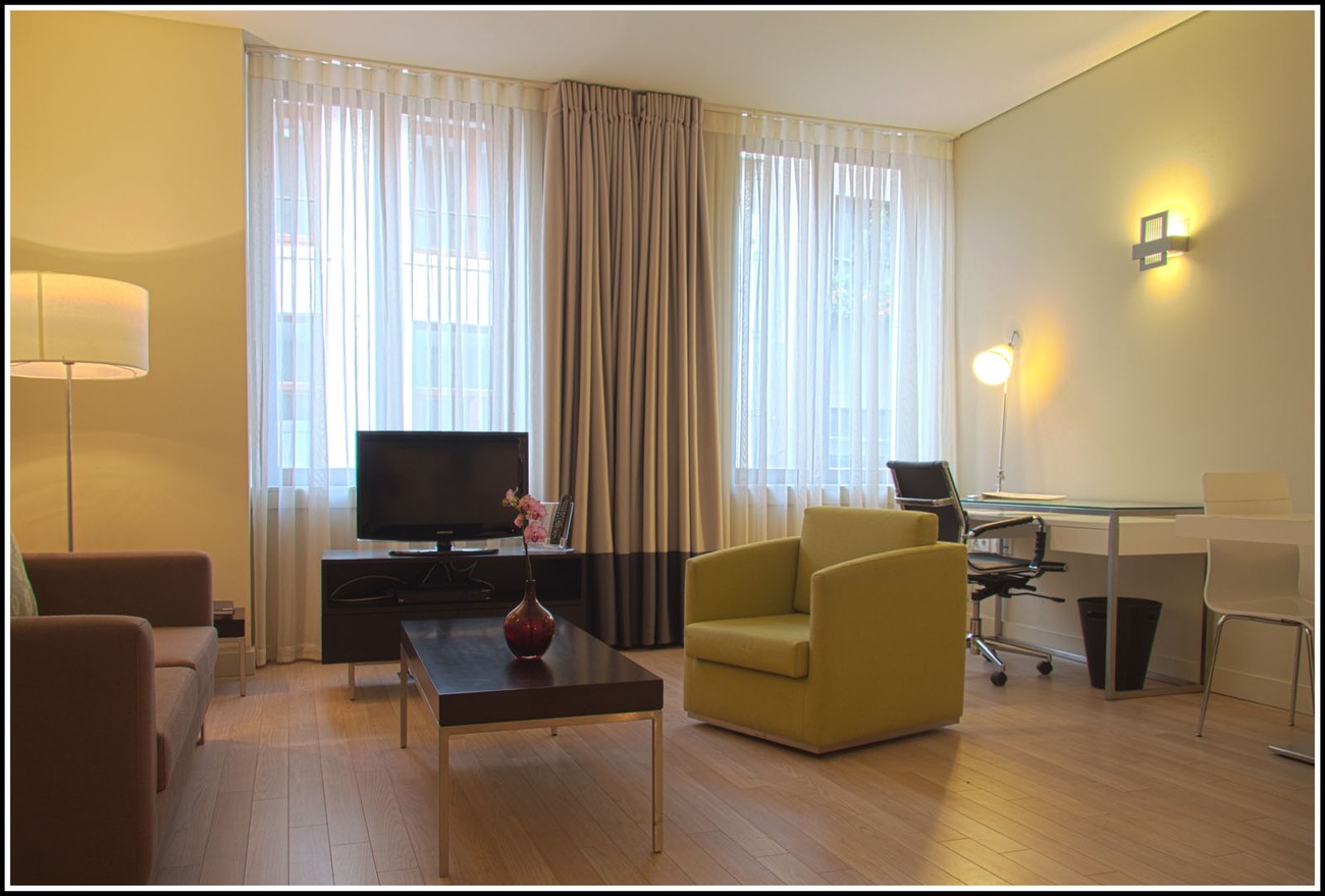 B-aparthotel Grand Place,